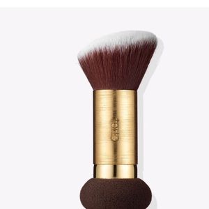 Tarte Powder foundation brush & blending sponge